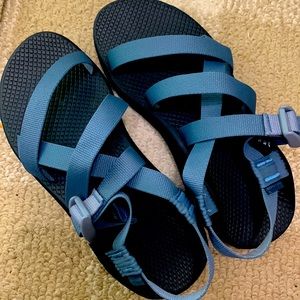 Chacos size 9. Blue. New
